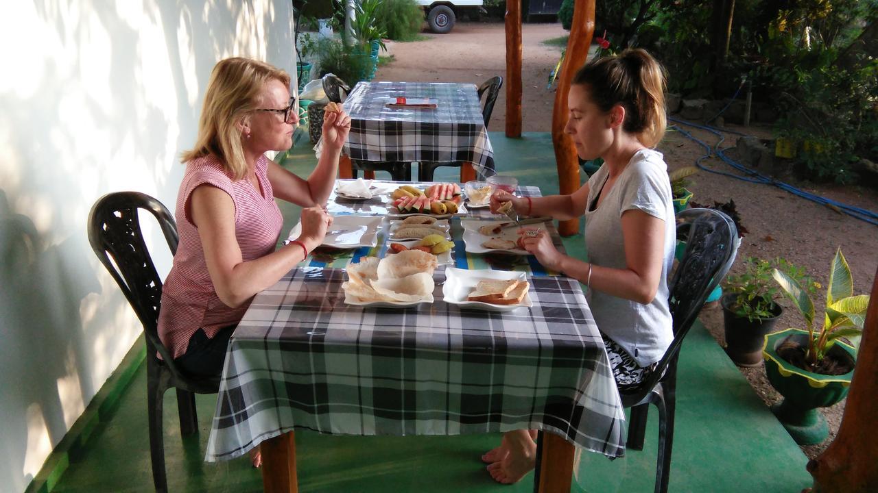 Amaya River Side Homestay Sigirîya Extérieur photo